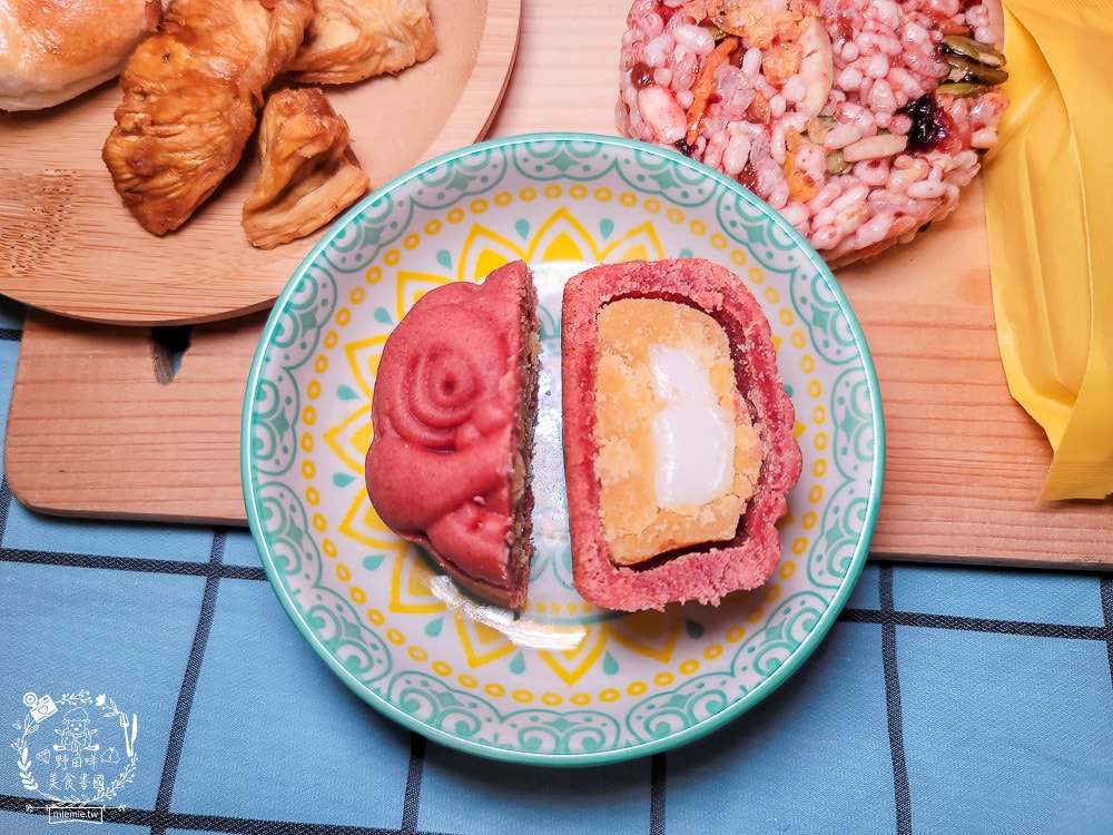 2025春節禮盒推薦[王西勢新春禮盒]多樣繽紛糕餅組合的新春禮盒！水果餅、鳳梨酥與小獅頭御菓燒喜氣洋洋