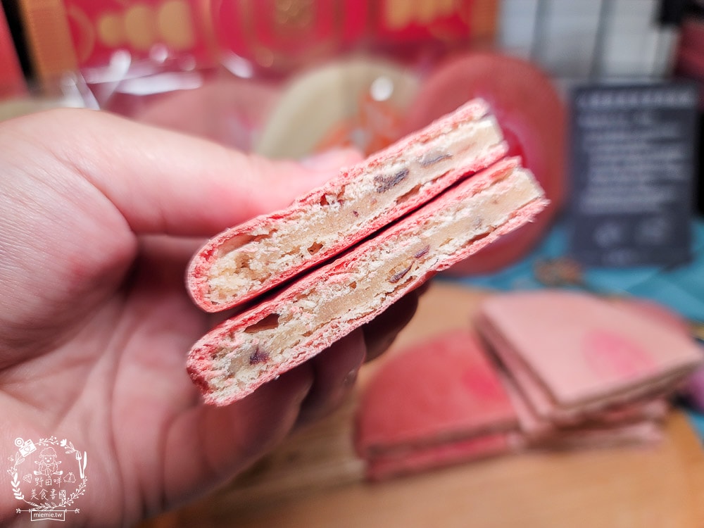 2025春節禮盒推薦[王西勢新春禮盒]多樣繽紛糕餅組合的新春禮盒！水果餅、鳳梨酥與小獅頭御菓燒喜氣洋洋