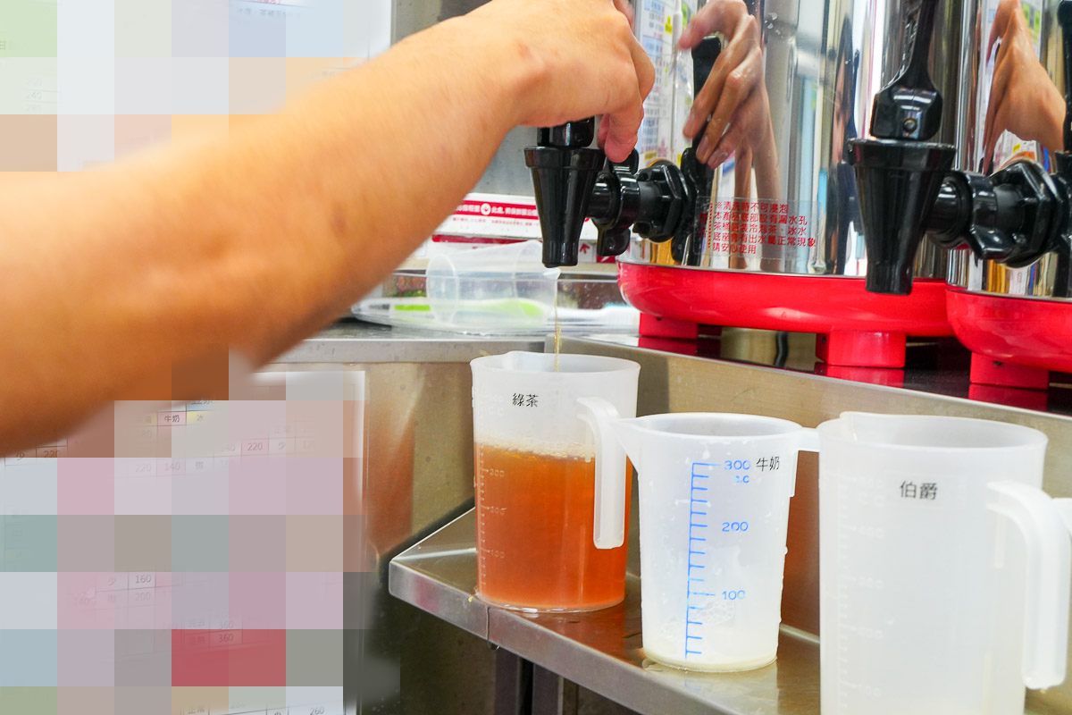 紅茶巴士台南歸仁店|新推出的黑糖粉角超Ｑ彈！咀嚼起來超帶勁！台南飲料店推薦！