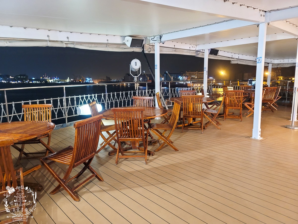 高雄海上圖書館望僕號首來台！超過2,000種不同主題的書籍與景觀咖啡廳！50元即可登船，還有20元抵用券