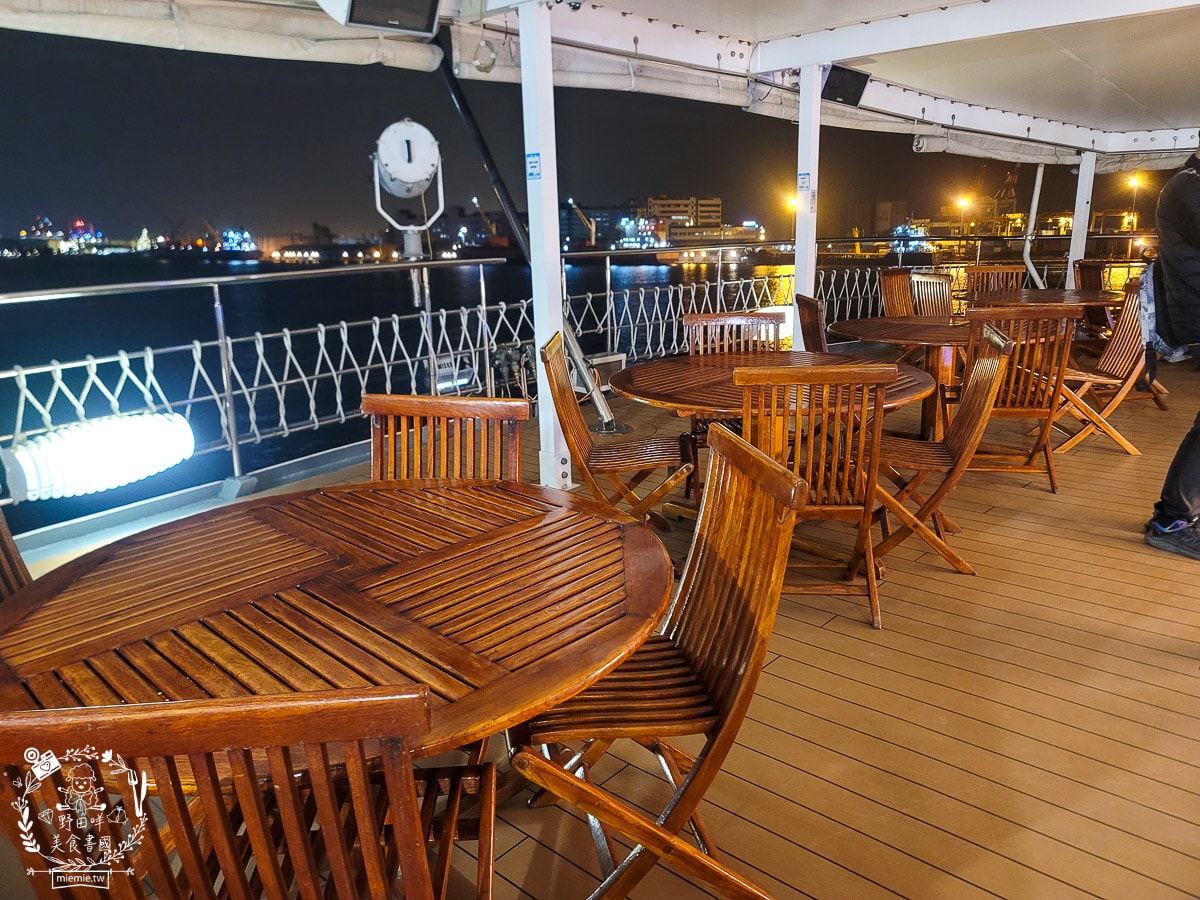 高雄海上圖書館望僕號首來台！超過2,000種不同主題的書籍與景觀咖啡廳！50元即可登船，還有20元抵用券