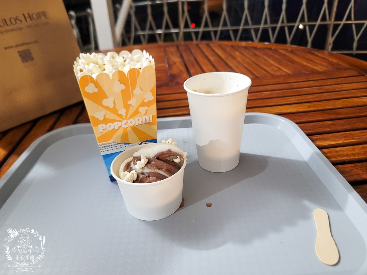 高雄海上圖書館望僕號首來台！超過2,000種不同主題的書籍與景觀咖啡廳！50元即可登船，還有20元抵用券