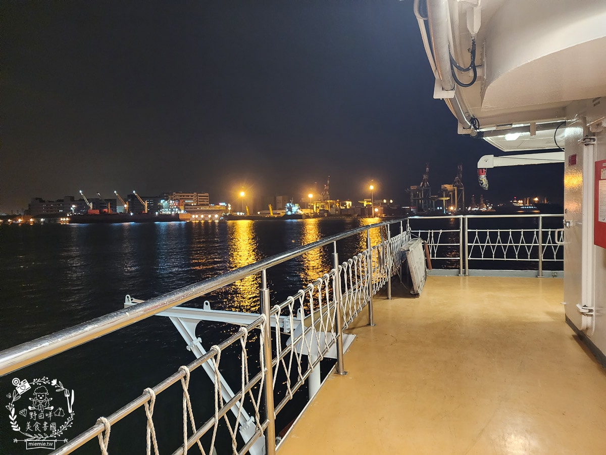 高雄海上圖書館望僕號首來台！超過2,000種不同主題的書籍與景觀咖啡廳！50元即可登船，還有20元抵用券