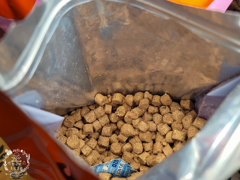 2025寵物開箱/品果國際/索美達SoulMate飼料評價/貓用生食主餐推薦/貓咪凍乾餐分享 - 第7張圖 2025寵物開箱/品果國際/索美達SoulMate飼料評價/貓用生食主餐推薦/貓咪凍乾餐分享