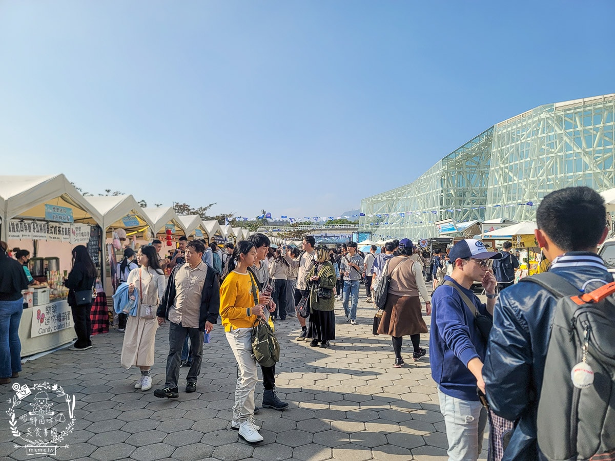 高雄吉伊卡哇三位小可愛出遊流行音樂中心1/25-2/16快來「高雄冬日遊樂園」找吉伊、小八、烏薩奇拍照吧！