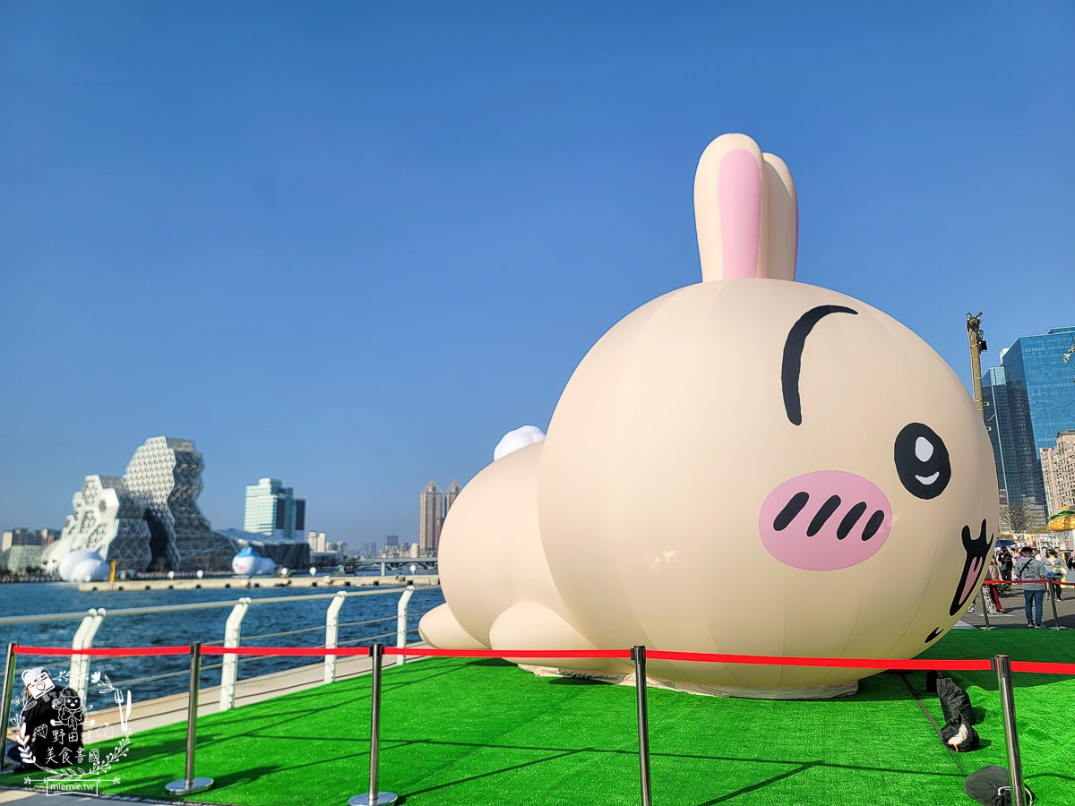 高雄吉伊卡哇三位小可愛出遊流行音樂中心1/25-2/16快來「高雄冬日遊樂園」找吉伊、小八、烏薩奇拍照吧！