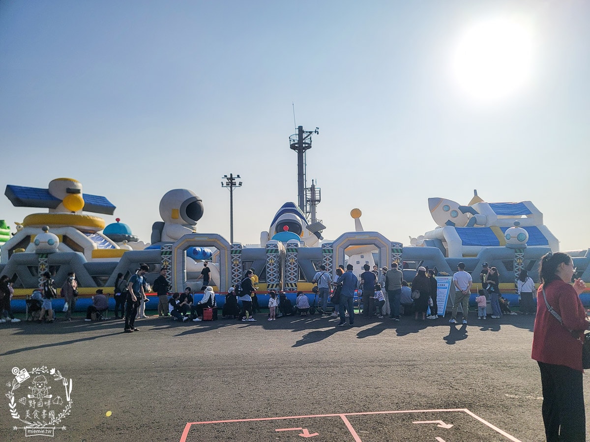 2025高雄冬日遊樂園免費入場！共25座遊樂設施並且貼心設置幼兒氣墊區！遊園券於當日活動開始前1小時，於活動現場發放。