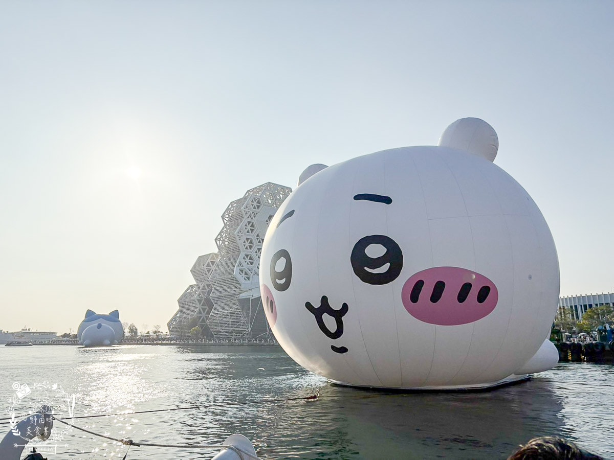 高雄吉伊卡哇三位小可愛出遊流行音樂中心1/25-2/16快來「高雄冬日遊樂園」找吉伊、小八、烏薩奇拍照吧！