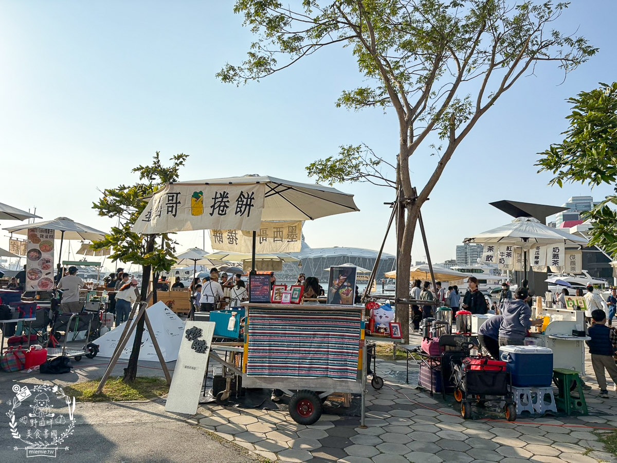 高雄吉伊卡哇三位小可愛出遊流行音樂中心1/25-2/16快來「高雄冬日遊樂園」找吉伊、小八、烏薩奇拍照吧！