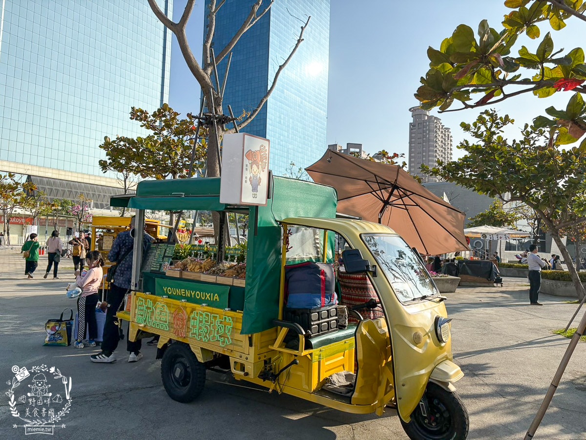 高雄吉伊卡哇三位小可愛出遊流行音樂中心1/25-2/16快來「高雄冬日遊樂園」找吉伊、小八、烏薩奇拍照吧！