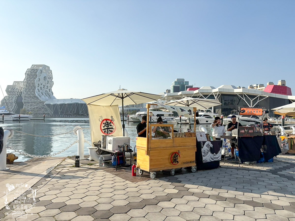 高雄吉伊卡哇三位小可愛出遊流行音樂中心1/25-2/16快來「高雄冬日遊樂園」找吉伊、小八、烏薩奇拍照吧！