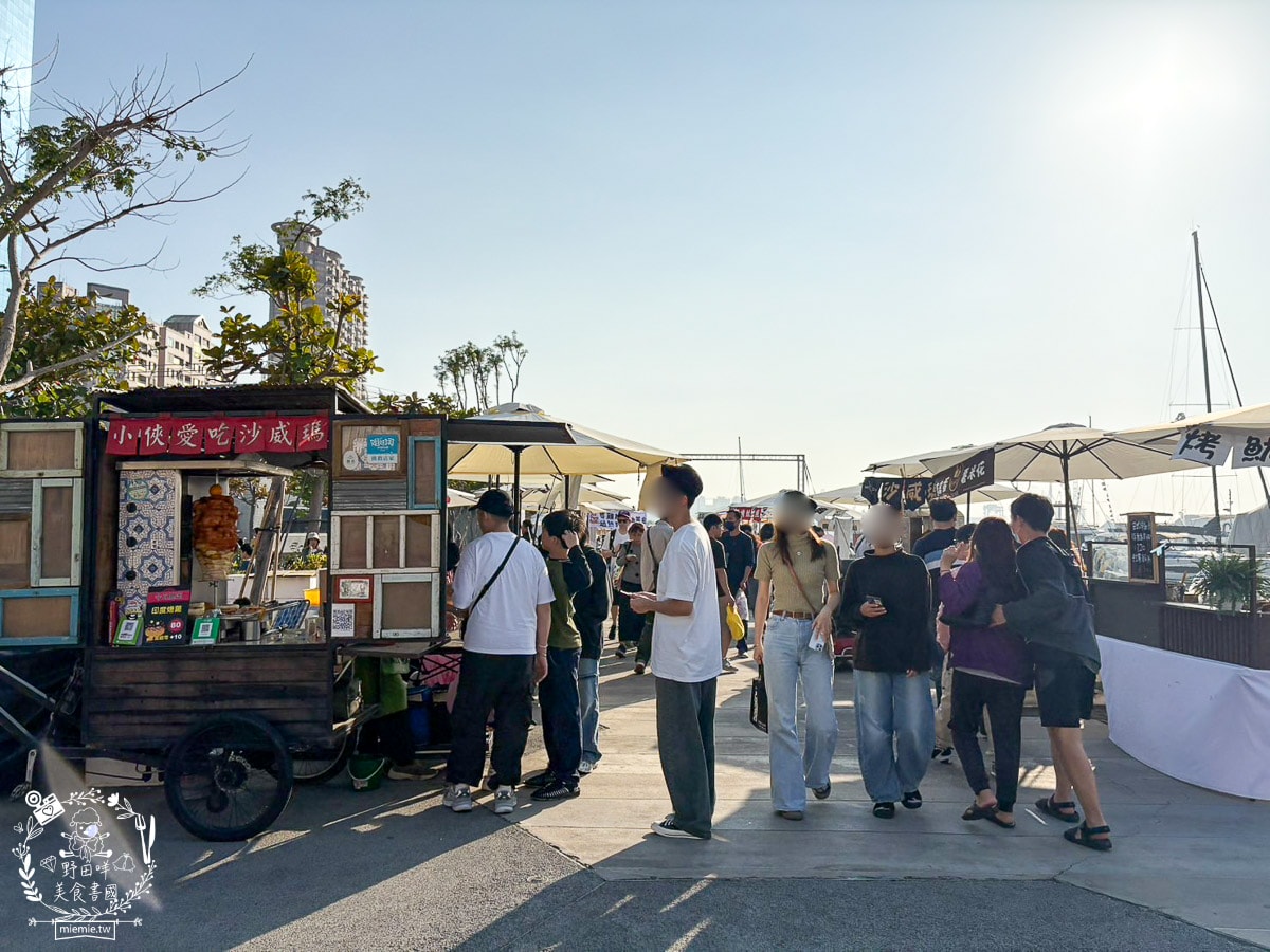 高雄吉伊卡哇三位小可愛出遊流行音樂中心1/25-2/16快來「高雄冬日遊樂園」找吉伊、小八、烏薩奇拍照吧！
