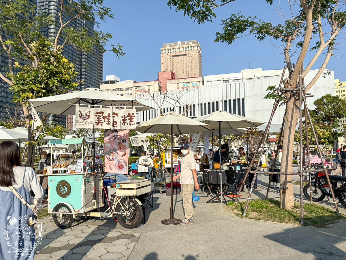 高雄吉伊卡哇三位小可愛出遊流行音樂中心1/25-2/16快來「高雄冬日遊樂園」找吉伊、小八、烏薩奇拍照吧！