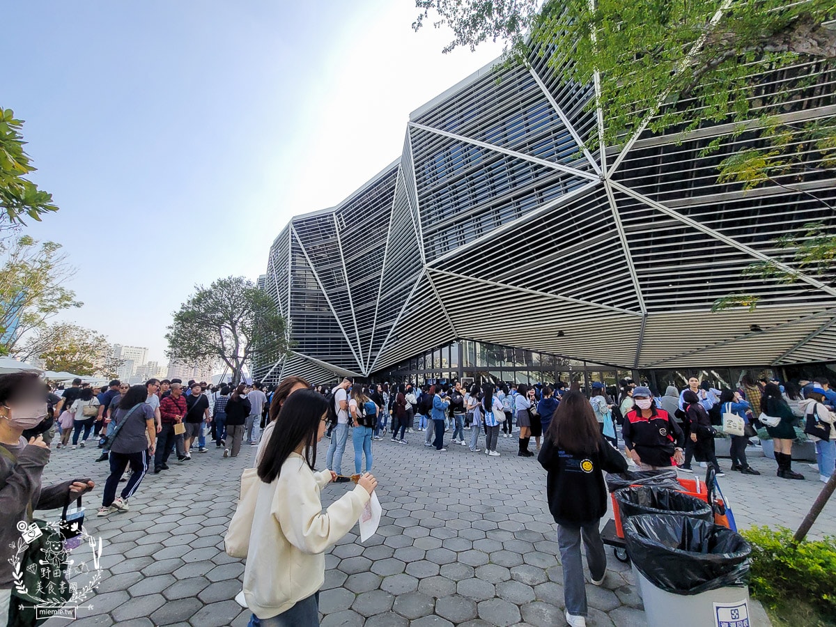 高雄吉伊卡哇三位小可愛出遊流行音樂中心1/25-2/16快來「高雄冬日遊樂園」找吉伊、小八、烏薩奇拍照吧！