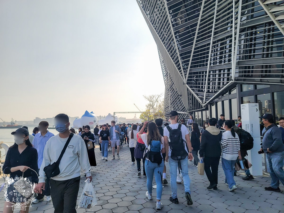 高雄吉伊卡哇三位小可愛出遊流行音樂中心1/25-2/16快來「高雄冬日遊樂園」找吉伊、小八、烏薩奇拍照吧！