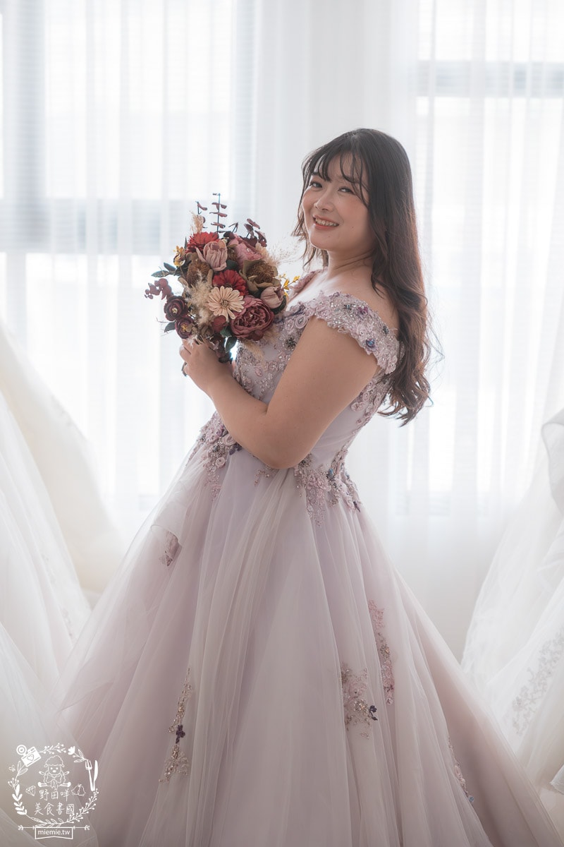 高雄艾絲特手工婚紗|超過150件的棉花糖禮服!客製化禮服與一條龍服務深得超多新人喜愛! - 第35張圖 高雄艾絲特手工婚紗|超過150件的棉花糖禮服!客製化禮服與一條龍服務深得超多新人喜愛!