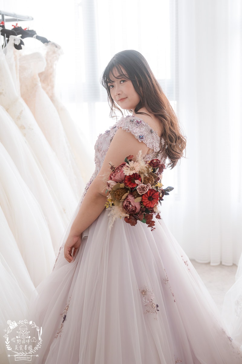 高雄艾絲特手工婚紗|超過150件的棉花糖禮服!客製化禮服與一條龍服務深得超多新人喜愛! - 第36張圖 高雄艾絲特手工婚紗|超過150件的棉花糖禮服!客製化禮服與一條龍服務深得超多新人喜愛!