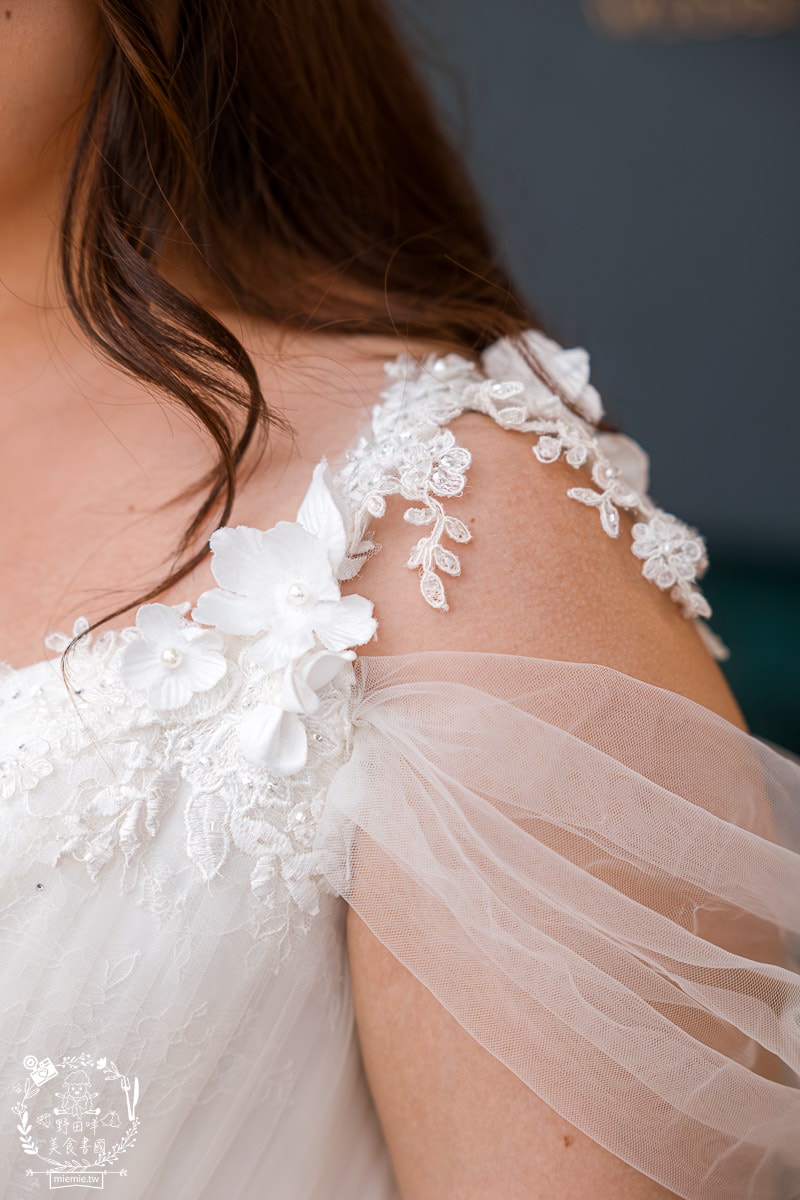 高雄艾絲特手工婚紗|超過150件的棉花糖禮服!客製化禮服與一條龍服務深得超多新人喜愛! - 第39張圖 高雄艾絲特手工婚紗|超過150件的棉花糖禮服!客製化禮服與一條龍服務深得超多新人喜愛!