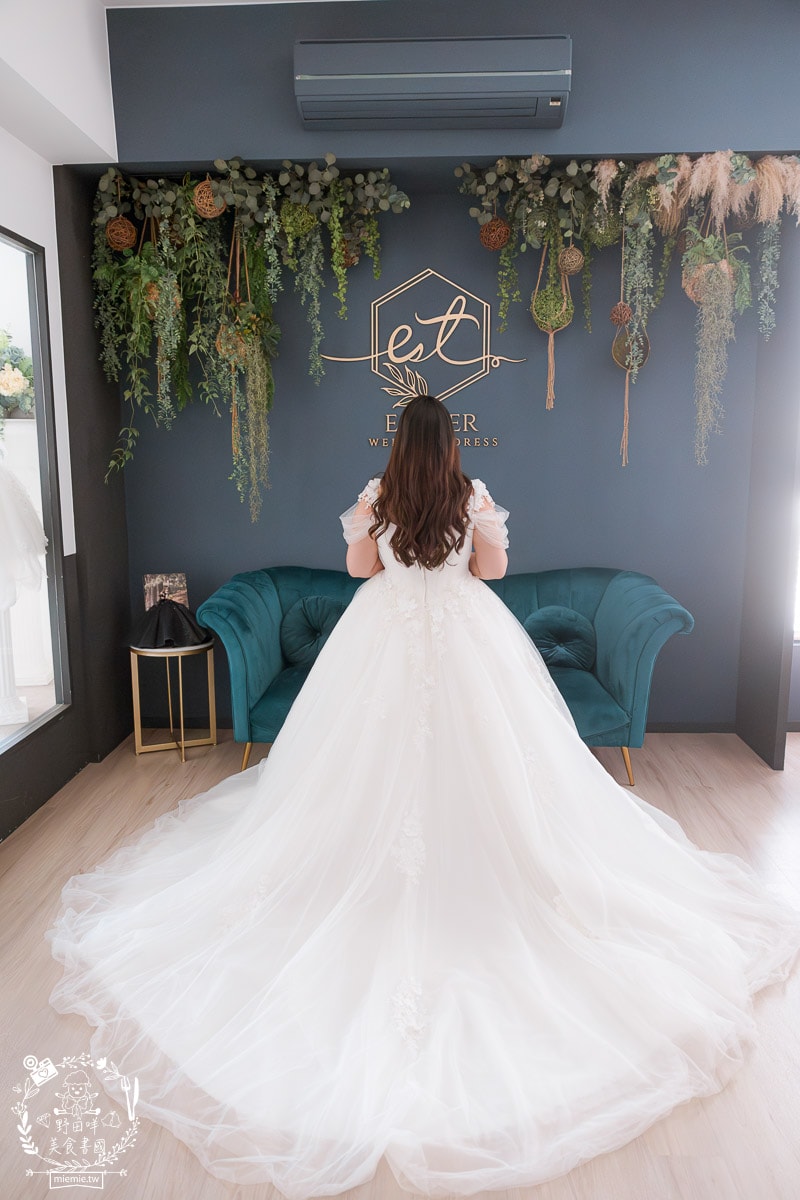 高雄艾絲特手工婚紗|超過150件的棉花糖禮服!客製化禮服與一條龍服務深得超多新人喜愛! - 第38張圖 高雄艾絲特手工婚紗|超過150件的棉花糖禮服!客製化禮服與一條龍服務深得超多新人喜愛!