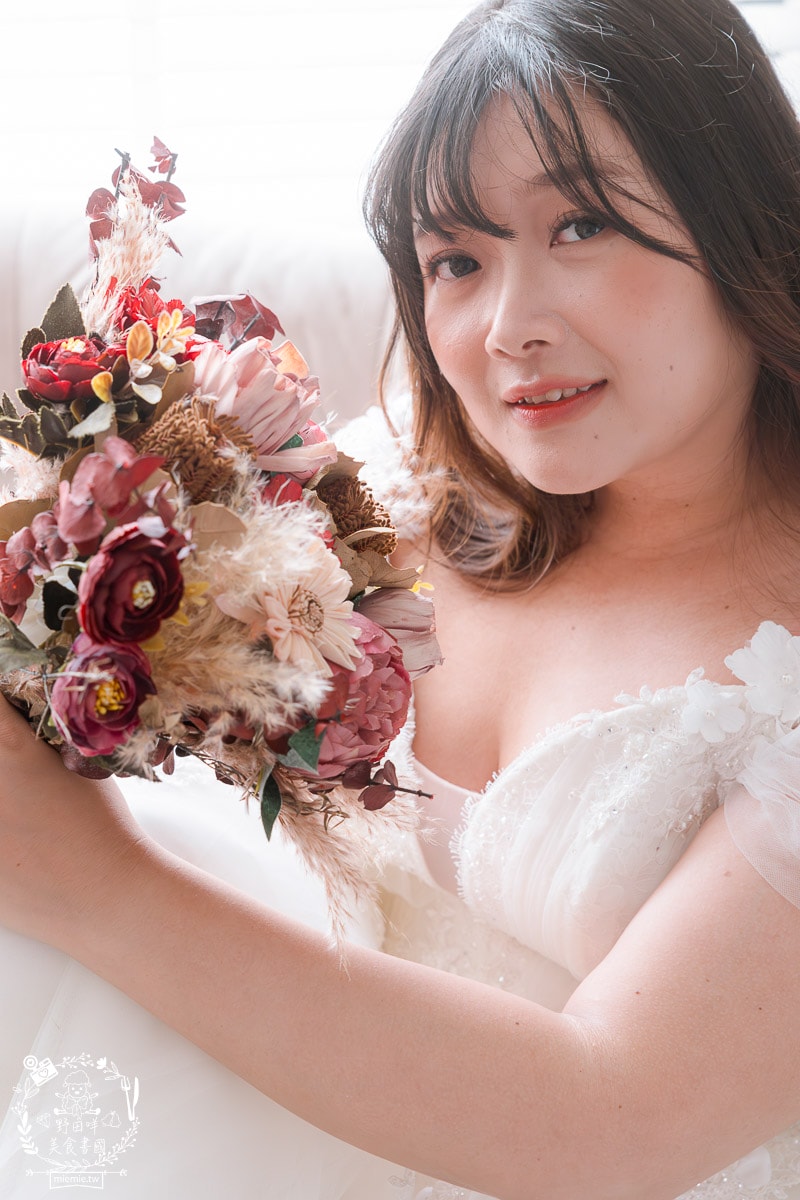 高雄艾絲特手工婚紗|超過150件的棉花糖禮服!客製化禮服與一條龍服務深得超多新人喜愛! - 第46張圖 高雄艾絲特手工婚紗|超過150件的棉花糖禮服!客製化禮服與一條龍服務深得超多新人喜愛!