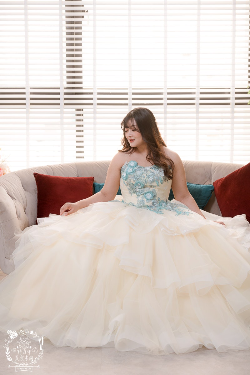 高雄艾絲特手工婚紗|超過150件的棉花糖禮服!客製化禮服與一條龍服務深得超多新人喜愛! - 第17張圖 高雄艾絲特手工婚紗|超過150件的棉花糖禮服!客製化禮服與一條龍服務深得超多新人喜愛!