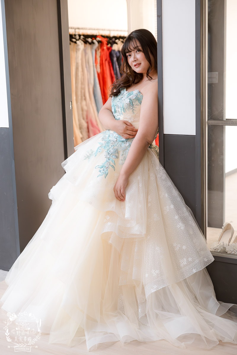 高雄艾絲特手工婚紗|超過150件的棉花糖禮服!客製化禮服與一條龍服務深得超多新人喜愛! - 第23張圖 高雄艾絲特手工婚紗|超過150件的棉花糖禮服!客製化禮服與一條龍服務深得超多新人喜愛!