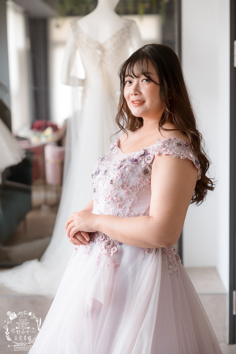 高雄艾絲特手工婚紗|超過150件的棉花糖禮服!客製化禮服與一條龍服務深得超多新人喜愛! - 第33張圖 高雄艾絲特手工婚紗|超過150件的棉花糖禮服!客製化禮服與一條龍服務深得超多新人喜愛!