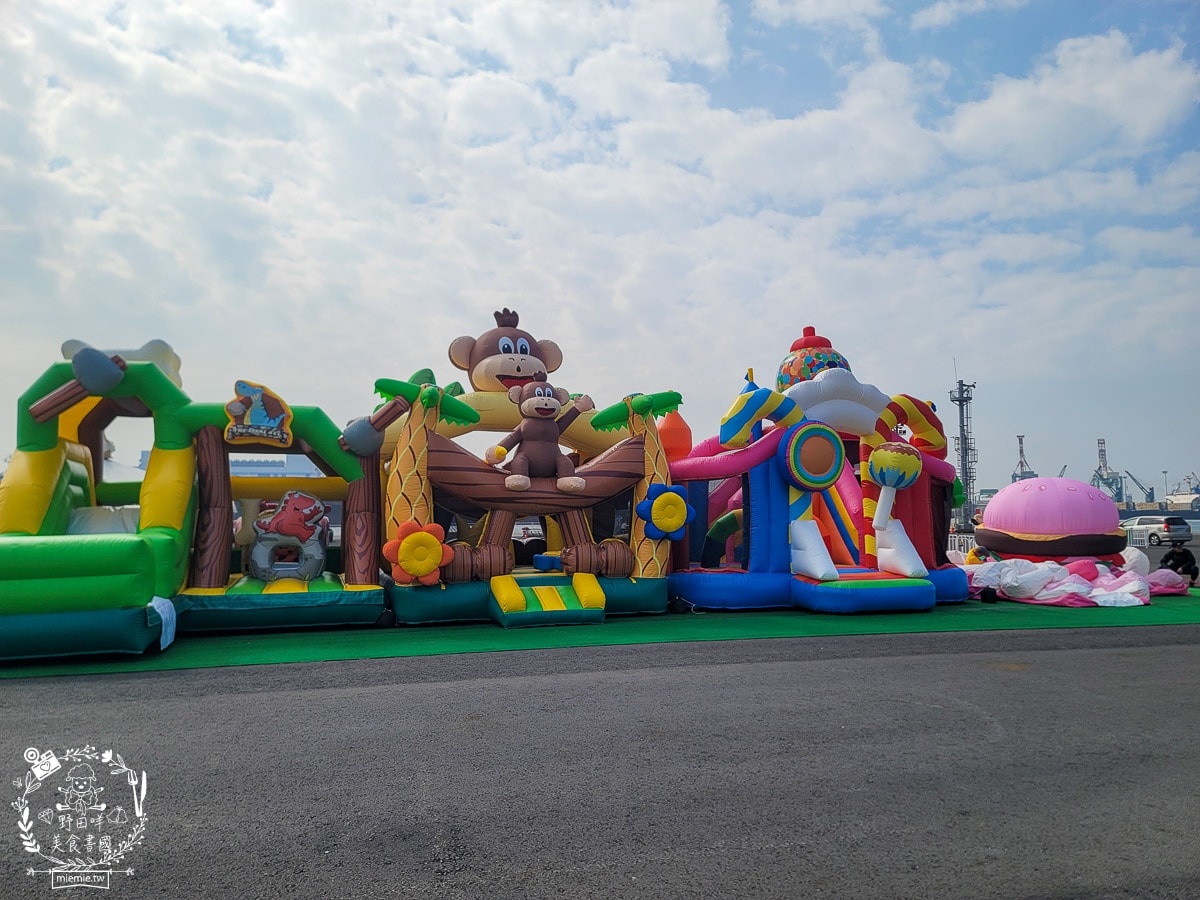 2025高雄冬日遊樂園免費入場！共25座遊樂設施並且貼心設置幼兒氣墊區！遊園券於當日活動開始前1小時，於活動現場發放。