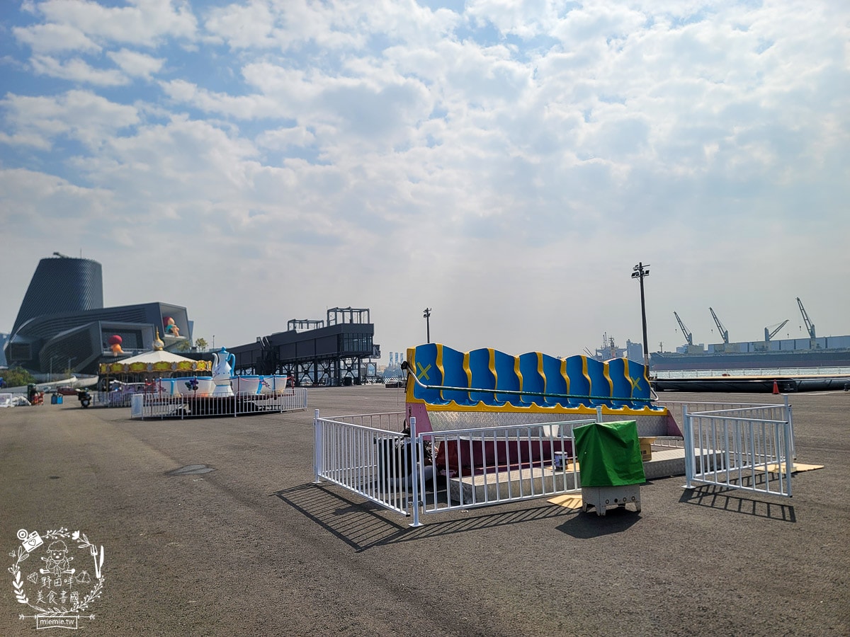 2025高雄冬日遊樂園免費入場！共25座遊樂設施並且貼心設置幼兒氣墊區！遊園券於當日活動開始前1小時，於活動現場發放。