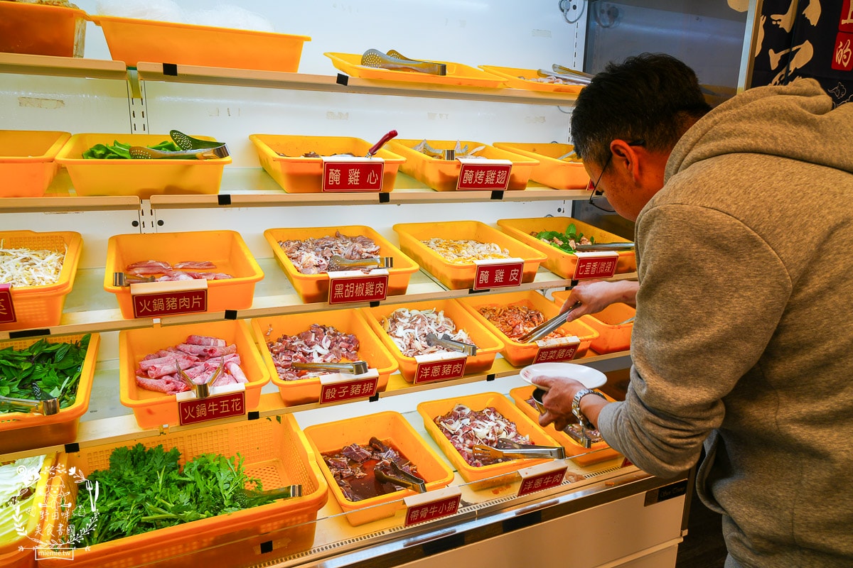 中將燒肉屋火烤兩吃吃到飽|高雄CP值爆高的火烤兩吃吃到飽!最低388元起高達60種以上選項可以DIY的高雄燒肉吃到飽!