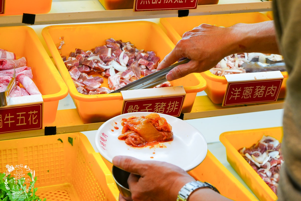 中將燒肉屋火烤兩吃吃到飽|高雄CP值爆高的火烤兩吃吃到飽!最低388元起高達60種以上選項可以DIY的高雄燒肉吃到飽!