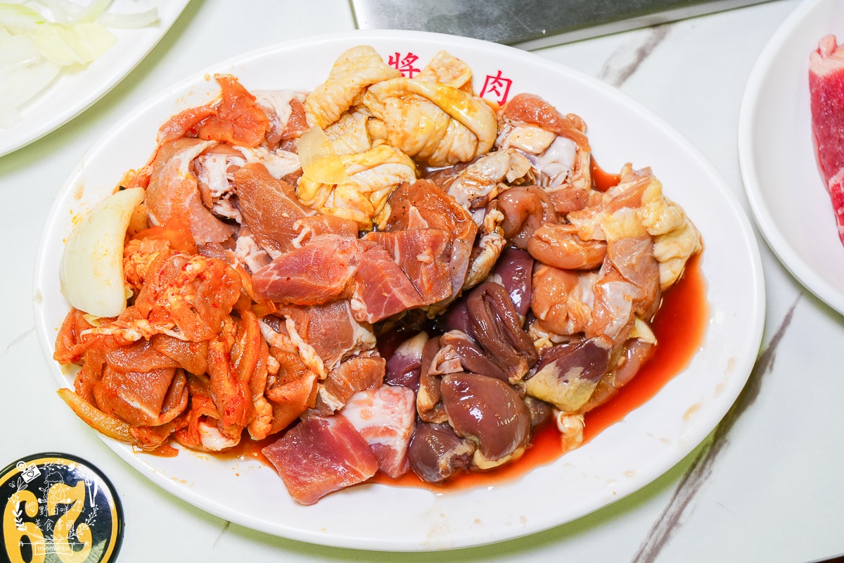 中將燒肉屋火烤兩吃吃到飽|高雄CP值爆高的火烤兩吃吃到飽!最低388元起高達60種以上選項可以DIY的高雄燒肉吃到飽!