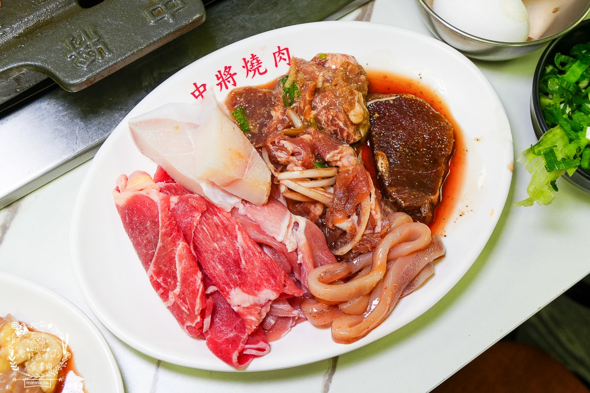 中將燒肉屋火烤兩吃吃到飽|高雄CP值爆高的火烤兩吃吃到飽!最低388元起高達60種以上選項可以DIY的高雄燒肉吃到飽!