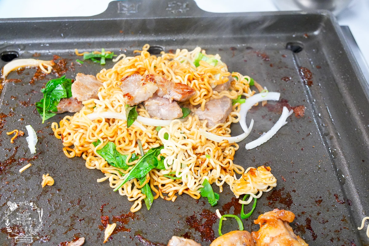 中將燒肉屋火烤兩吃吃到飽|高雄CP值爆高的火烤兩吃吃到飽!最低388元起高達60種以上選項可以DIY的高雄燒肉吃到飽!