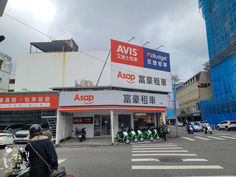 花蓮住宿推薦[起司旅民宿]彷彿能走進時光牆的鄉村風復古民宿！附近就是東大門與舊鐵道人行徒步區！