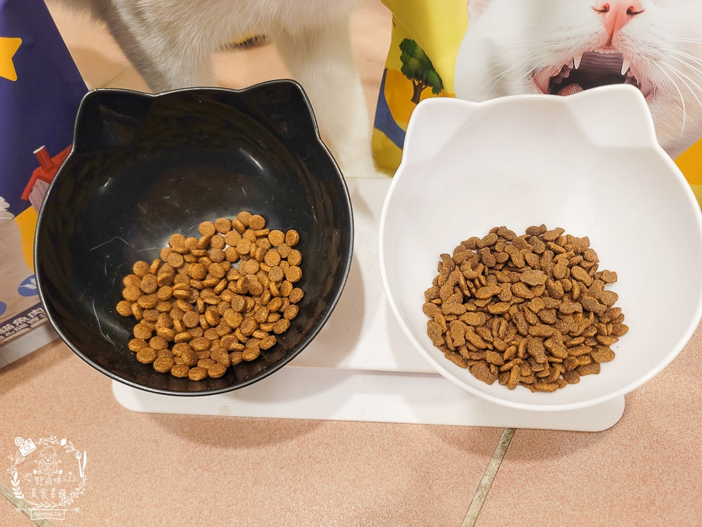 臭貓動物園傻派無穀貓飼料開箱推薦!高蛋白、低碳水、適口性超高的貓咪飼料! - 第13張圖 臭貓動物園傻派無穀貓飼料開箱推薦!高蛋白、低碳水、適口性超高的貓咪飼料!