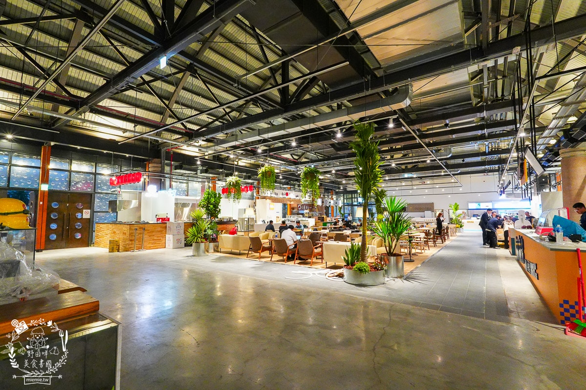 高雄超浪漫的新濱町海洋廚房|引進東京台場知名的BBQ品牌JAPAN燒烤、日本日乃屋咖哩及一幻拉麵等15家知名餐飲品牌