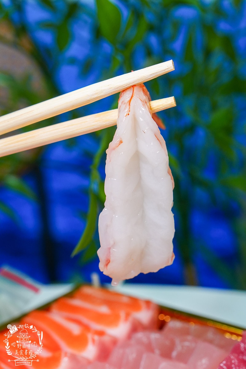 高雄平價生魚片推薦[三川生魚片專賣店]隱藏在文山特區的平價生魚片/200元可以生魚片自由搭配！