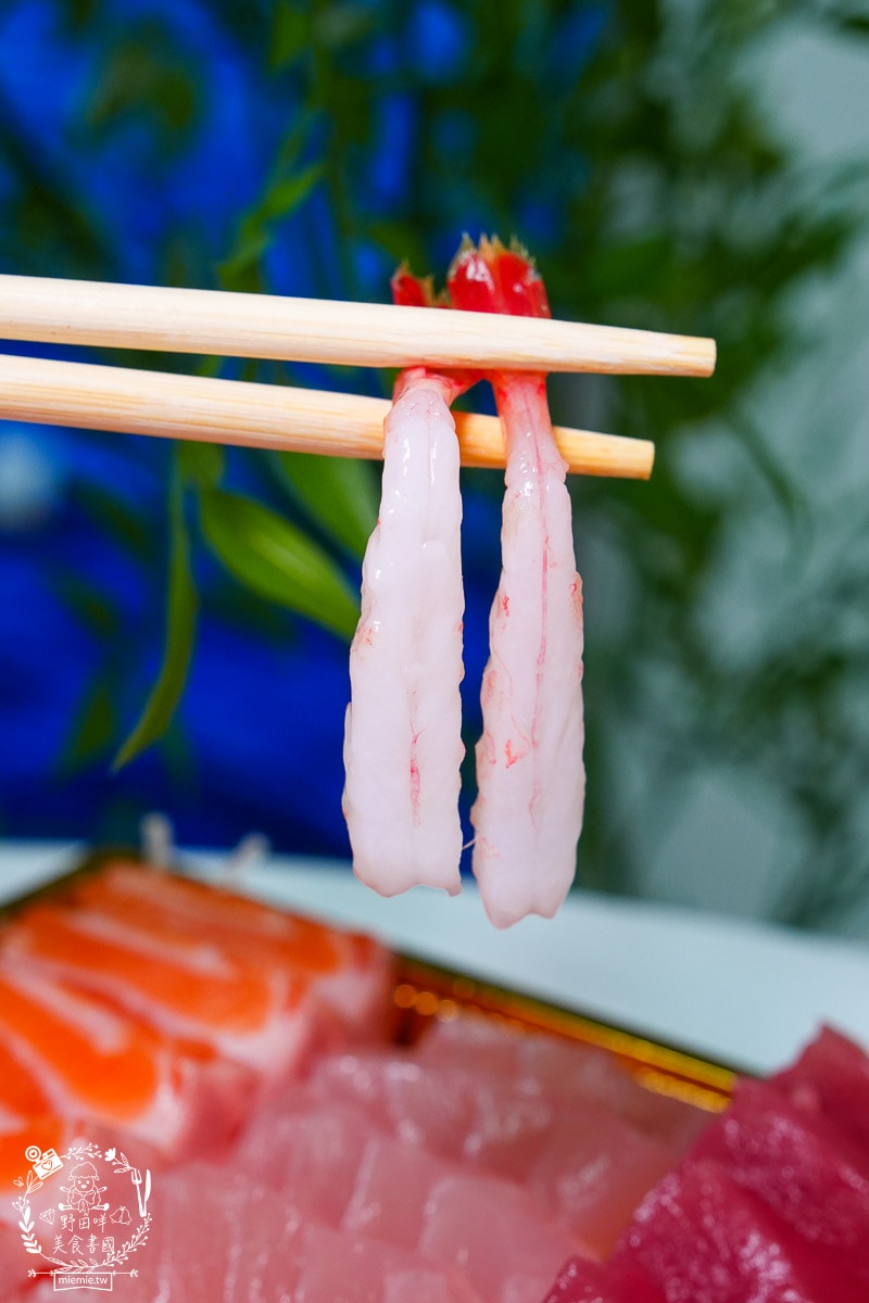 高雄平價生魚片推薦[三川生魚片專賣店]隱藏在文山特區的平價生魚片/200元可以生魚片自由搭配！