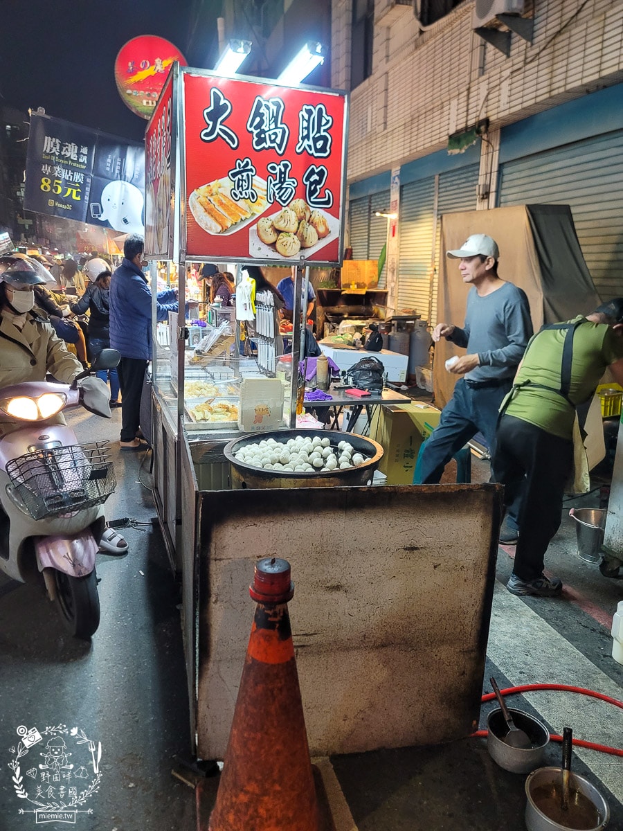 高雄鳳山夜市推薦[鳳山海洋夜市]週四必吃香酥豆腐、沙威瑪、割包、原住民烤肉