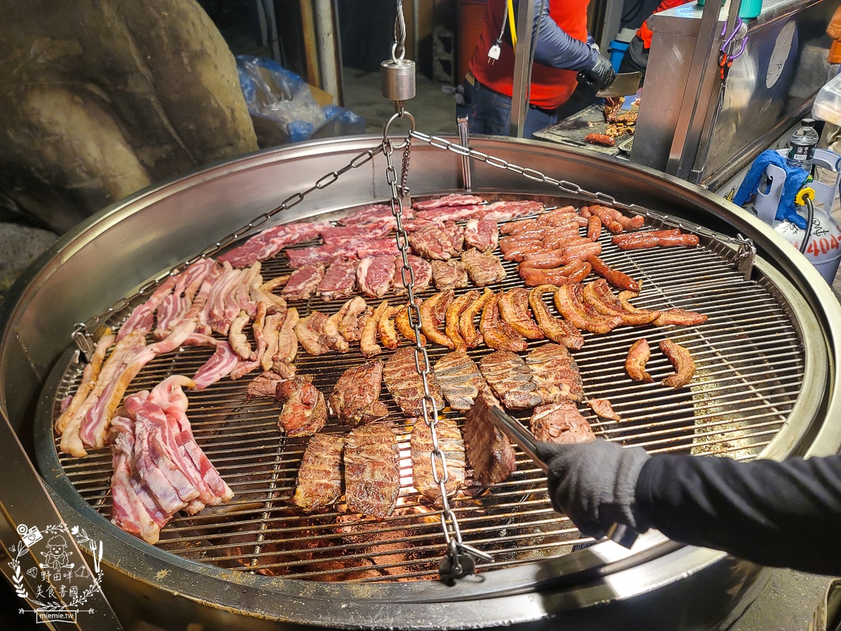高雄鳳山夜市推薦[鳳山海洋夜市]週四必吃香酥豆腐、沙威瑪、割包、原住民烤肉