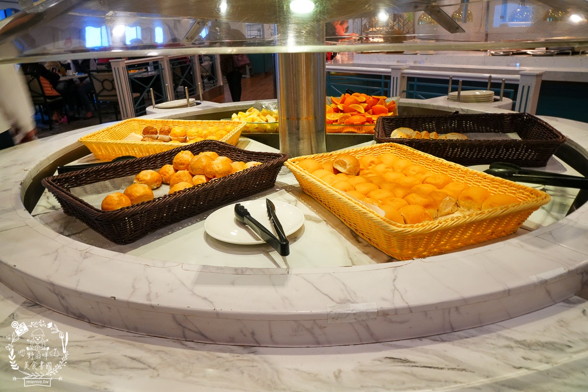 麗星郵輪探索星號免費餐廳與付費餐廳排隊攻略！露台房也能免費吃付費餐廳？號稱舌尖上的郵輪果真名副其實！
