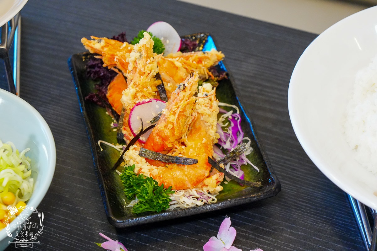 麗星郵輪探索星號免費餐廳與付費餐廳排隊攻略!露台房也能免費吃付費餐廳?號稱舌尖上的郵輪果真名副其實! - 第83張圖 麗星郵輪探索星號免費餐廳與付費餐廳排隊攻略!露台房也能免費吃付費餐廳?號稱舌尖上的郵輪果真名副其實!