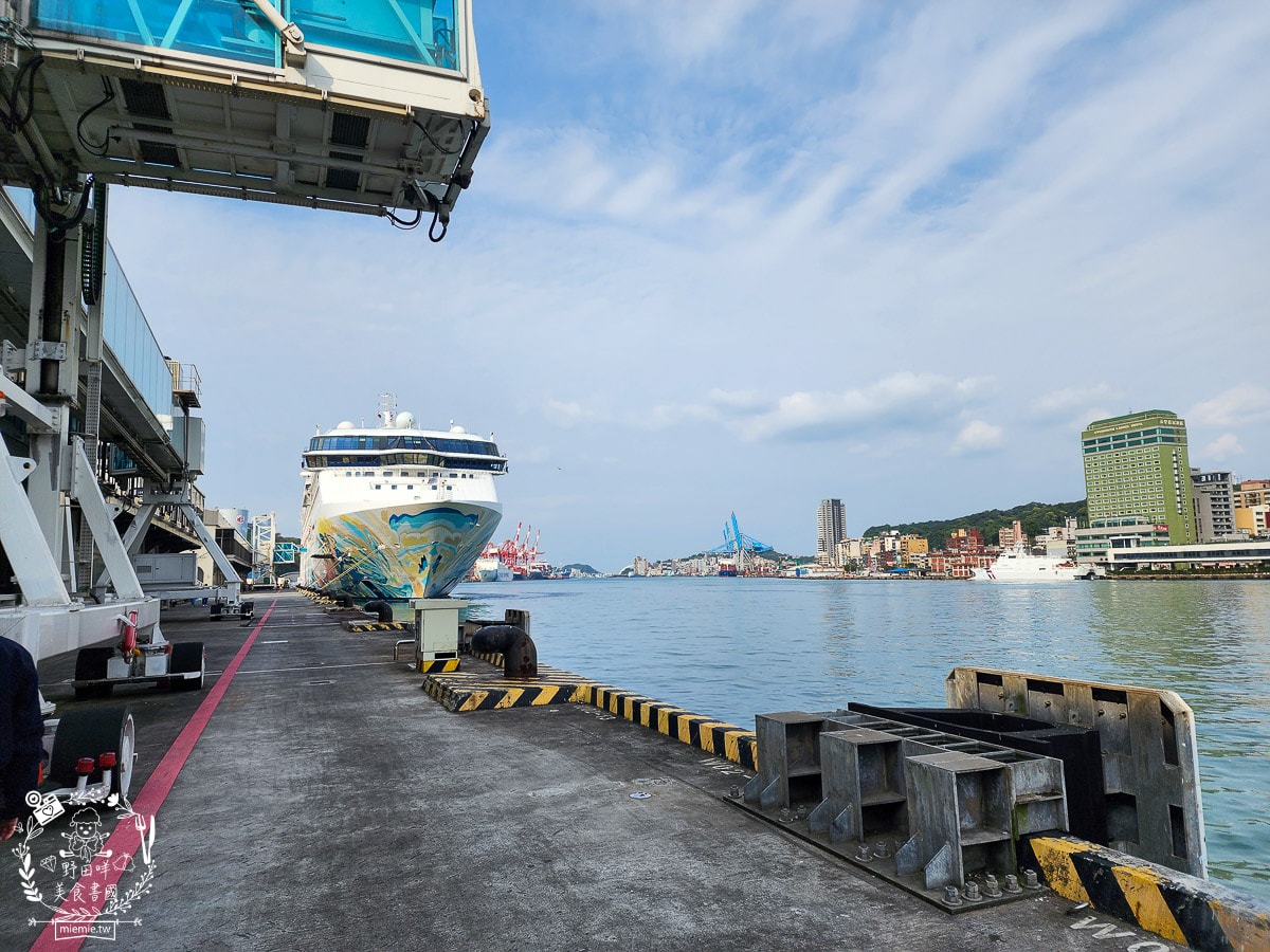 台灣郵輪推薦[麗星郵輪探索星號]三間免費餐廳怎麼吃？陸地行程必買攻略！郵輪價格與網路購買！
