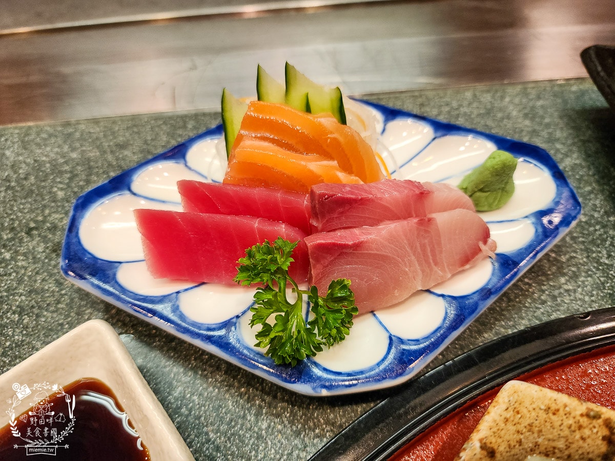 麗星郵輪探索星號免費餐廳與付費餐廳排隊攻略！露台房也能免費吃付費餐廳？號稱舌尖上的郵輪果真名副其實！