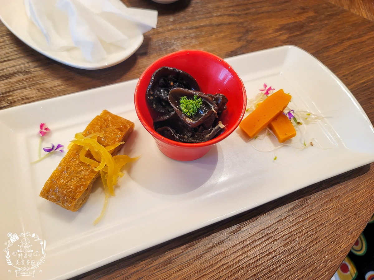 福華大飯店江南春烤鴨套餐桌菜料理|一萬六的桌菜料理開箱品嚐！經典江浙菜+脆皮烤鴨人氣必點！