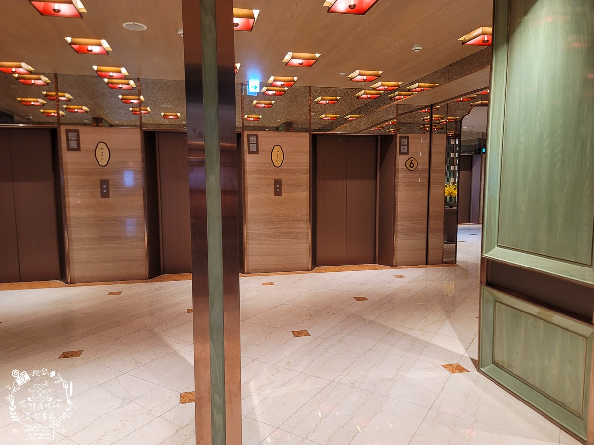 福華大飯店江南春烤鴨套餐桌菜料理|一萬六的桌菜料理開箱品嚐！經典江浙菜+脆皮烤鴨人氣必點！