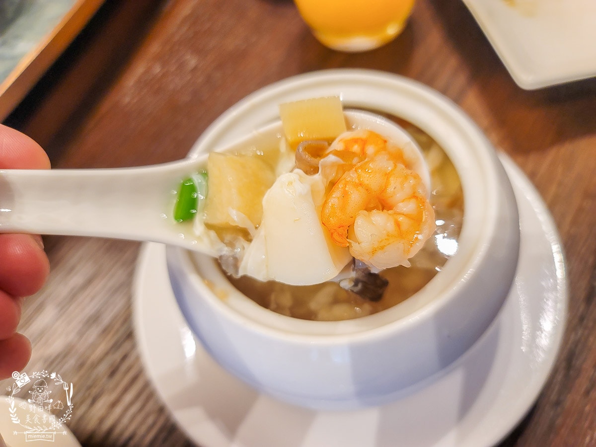 福華大飯店江南春烤鴨套餐桌菜料理|一萬六的桌菜料理開箱品嚐！經典江浙菜+脆皮烤鴨人氣必點！