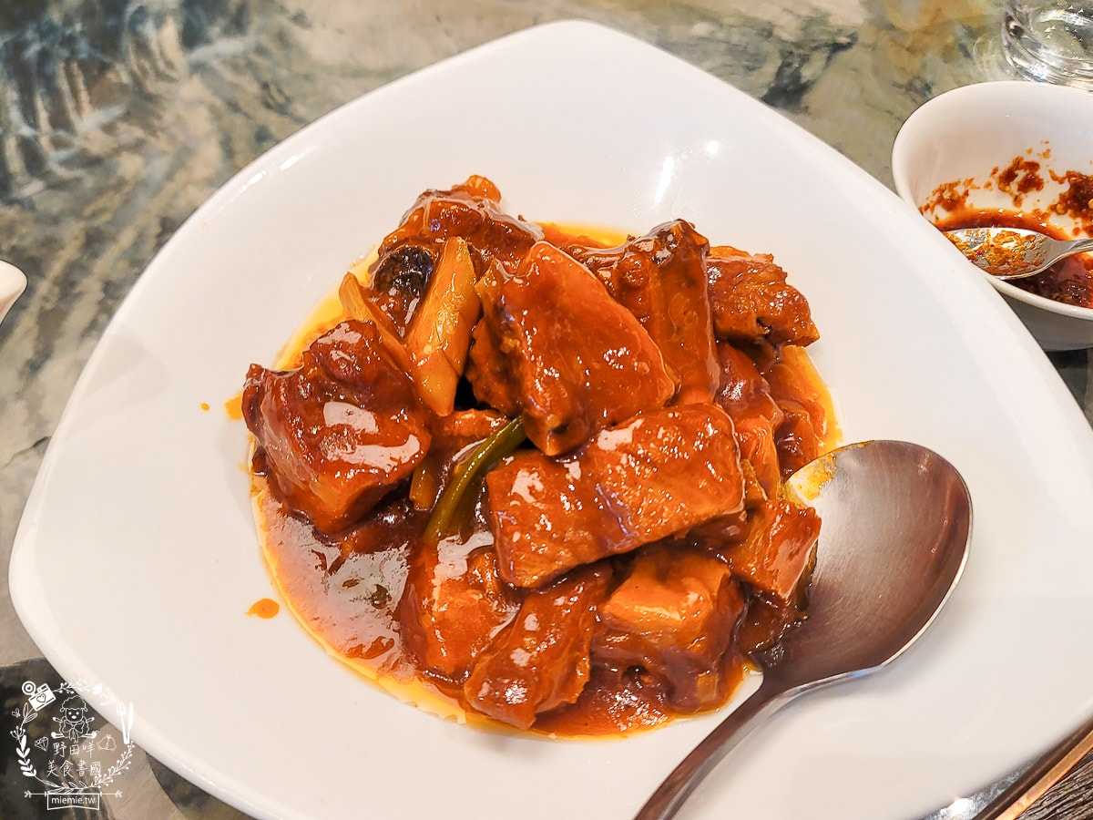 福華大飯店江南春烤鴨套餐桌菜料理|一萬六的桌菜料理開箱品嚐！經典江浙菜+脆皮烤鴨人氣必點！