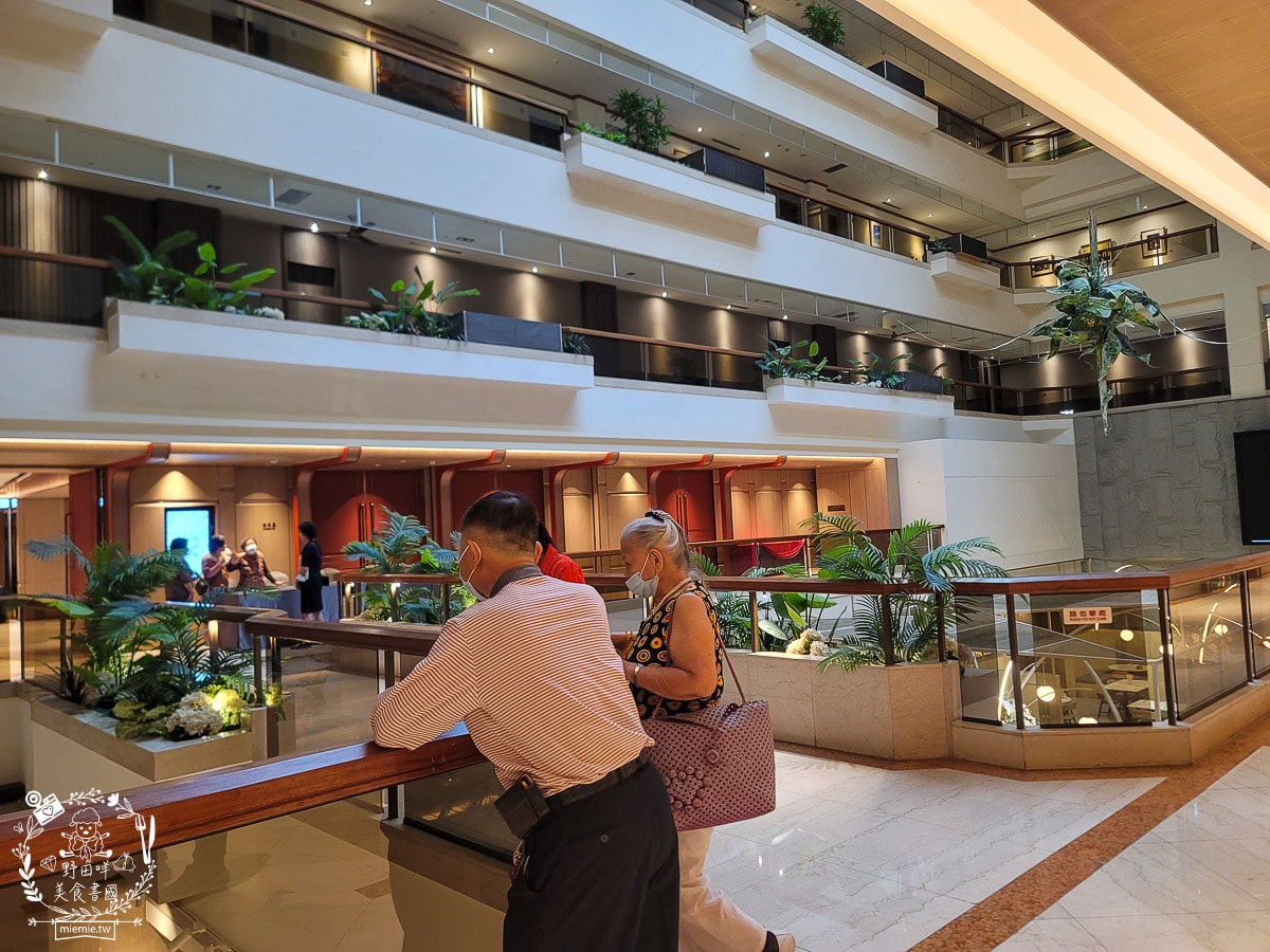 福華大飯店江南春烤鴨套餐桌菜料理|一萬六的桌菜料理開箱品嚐！經典江浙菜+脆皮烤鴨人氣必點！